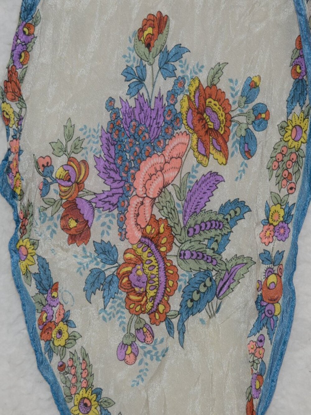 Vintage sheer white floral pointed rectangle scarf - Picture 4 of 6